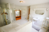 Badezimmer - Familienfreundliches Einfamilienhaus in ruhiger Lage mit eingewachsenem Garten und Ausbaureserve