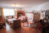 Wohnzimmer - Familienfreundliches Einfamilienhaus in ruhiger Lage mit eingewachsenem Garten und Ausbaureserve