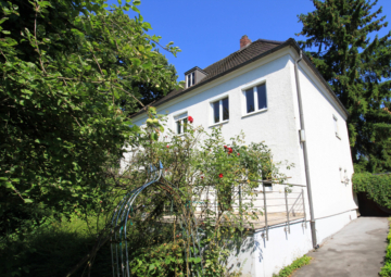Repräsentatives Einfamilienhaus auf großzügigem Grundstück in begehrter Wohnlage!, 84034 Landshut, Einfamilienhaus