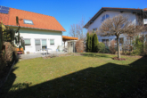 Garten - Charmante Doppelhaushälfte mit sonnigem Garten in familienfreundlicher Lage von Langenpreising