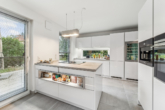 Küche - Durchdacht bis ins Detail: familienfreundlich geplant, hochwertige Ausstattung, viel Platz zum Leben