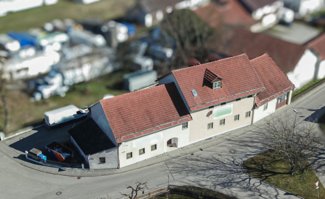 Wohn- und Geschäftshaus in hervorragender Lage und vielen Nutzungsmöglichkeiten, 85462 Eitting, Haus