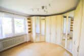 Schlafzimmer - Großzügiges Wohnen in ruhiger Lage – Einfamilienhaus mit viel Platz und Komfort
