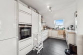 Küche - Moderne 4-Zi.-DG-Whg. mit barrierefreiem Zugang, Balkon und hochwertiger Ausstattung